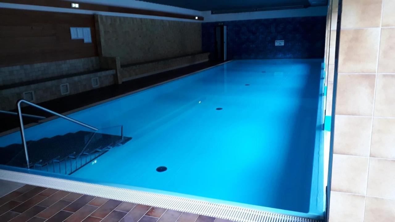 Haus Enzian - Apartment Gerlitzen Kanzelhohe ภายนอก รูปภาพ